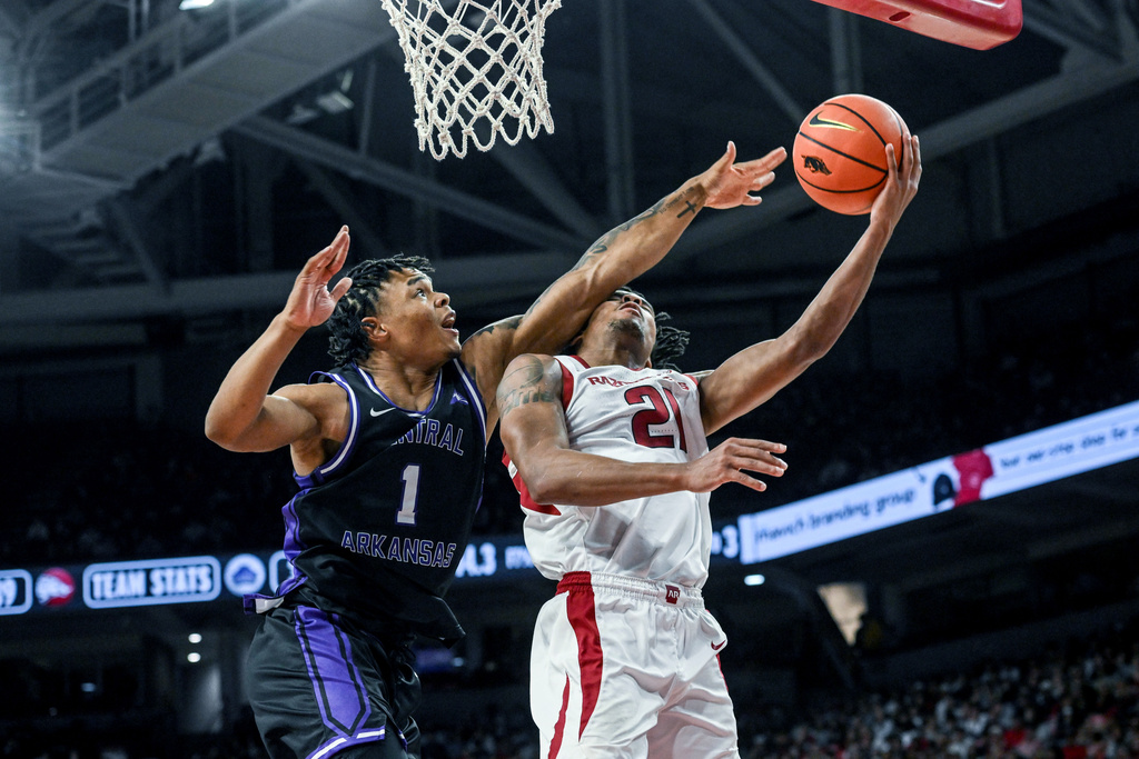 Acuff Jr. leads fourArkansas players in double figures as Razorbacks ...