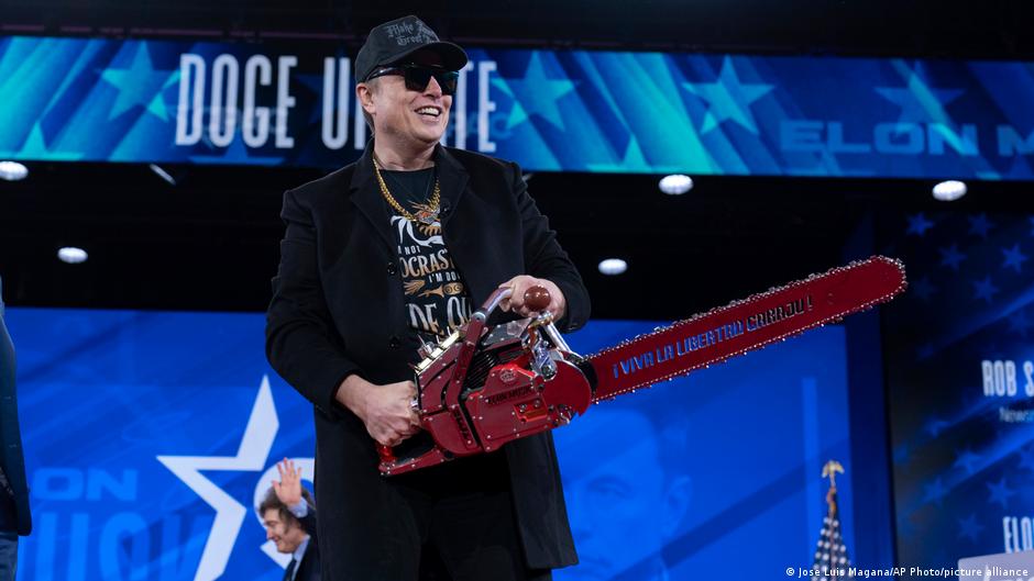 Apa yang Membatasi Elon Musk Jadi Triliuner Pertama?