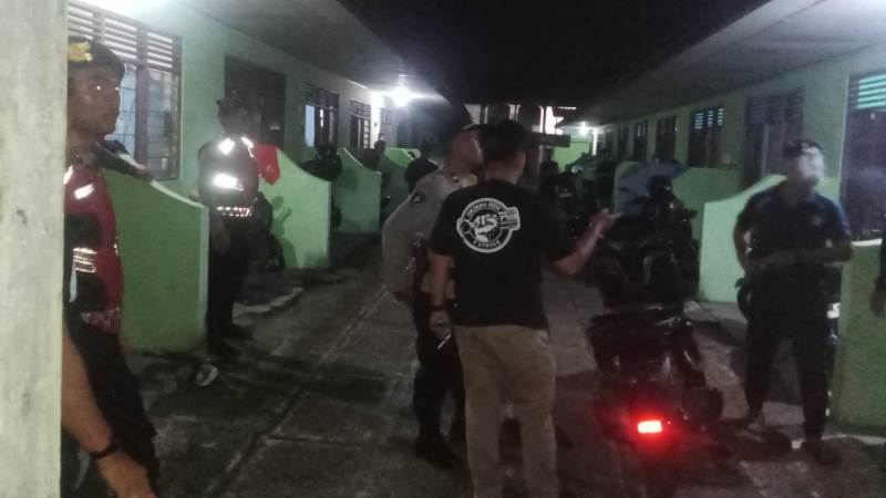 Kekacauan Malam Hari, Warga Panik Akibat Bentrokan Bersenjata di Jalan Sangabuana