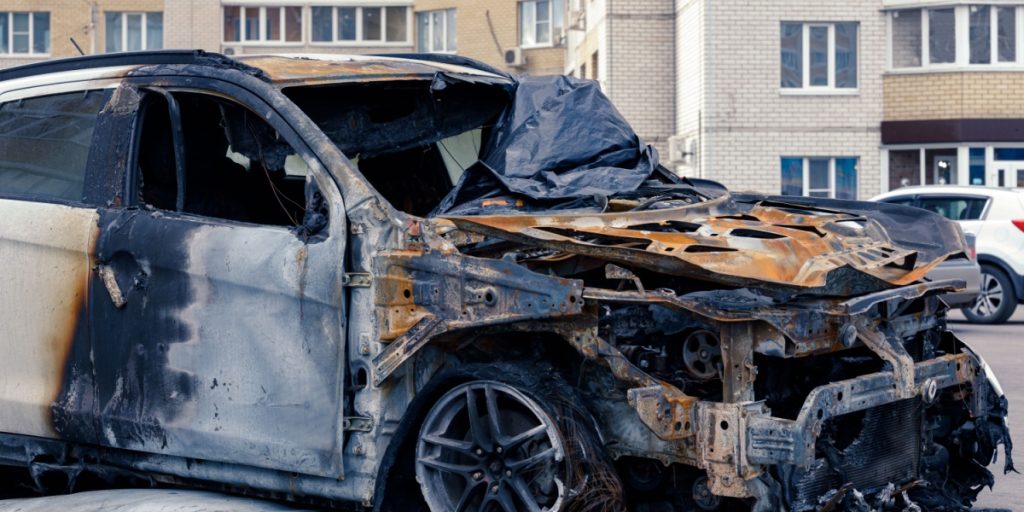 Car explodes outside US embassy<br>