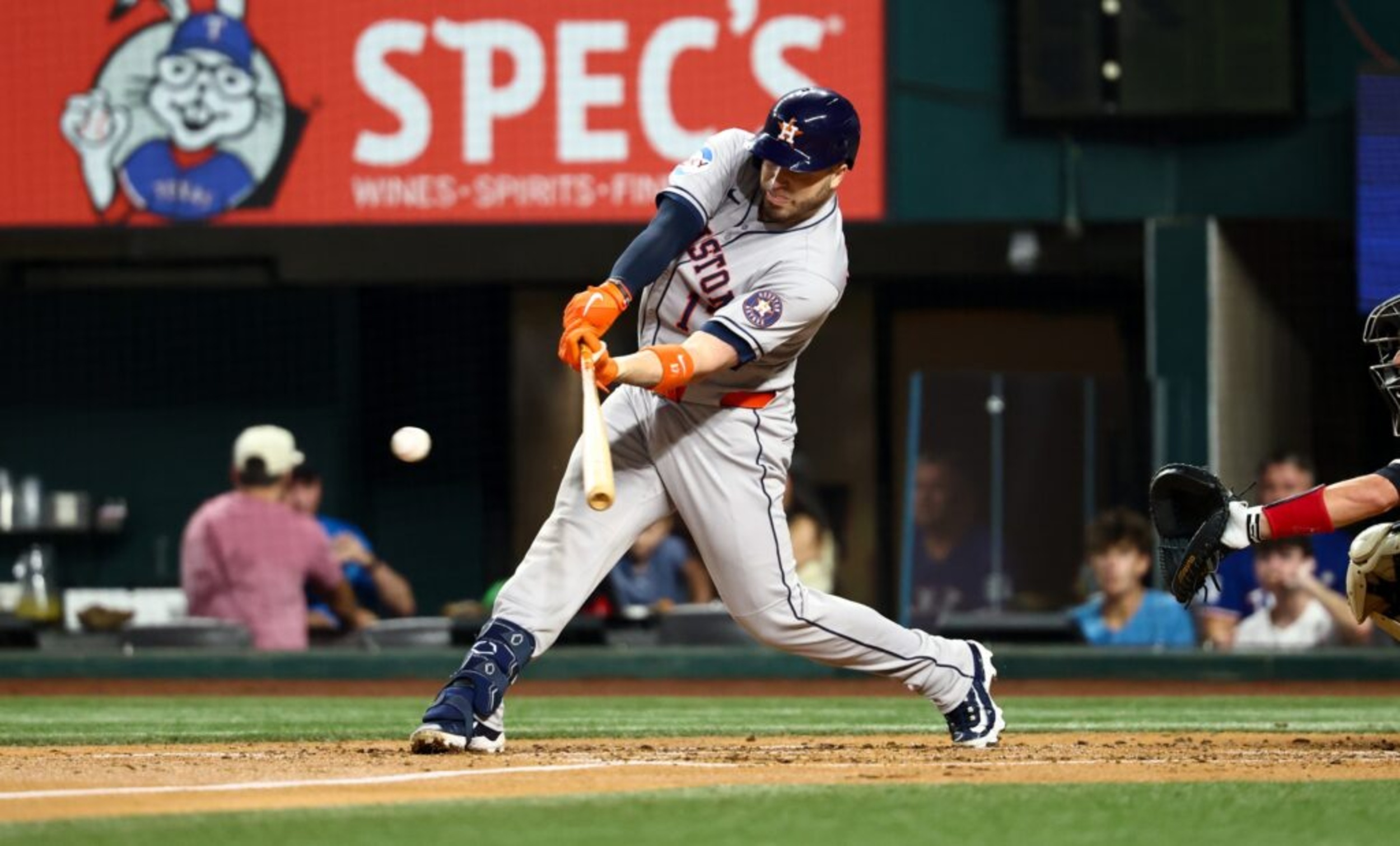 Rays Predicted to Address Glaring Weakness, Sign Former Astros Catcher
