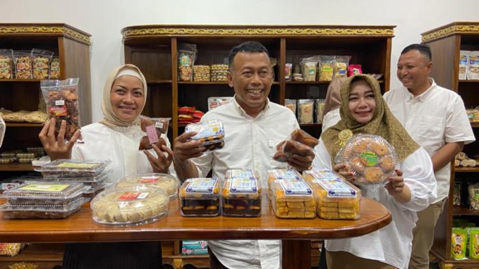 Perbedaan Kekayaan Bupati dan Wakil Bupati Selama Menjabat, Kang Giri Naik, Lisdyarita Turun