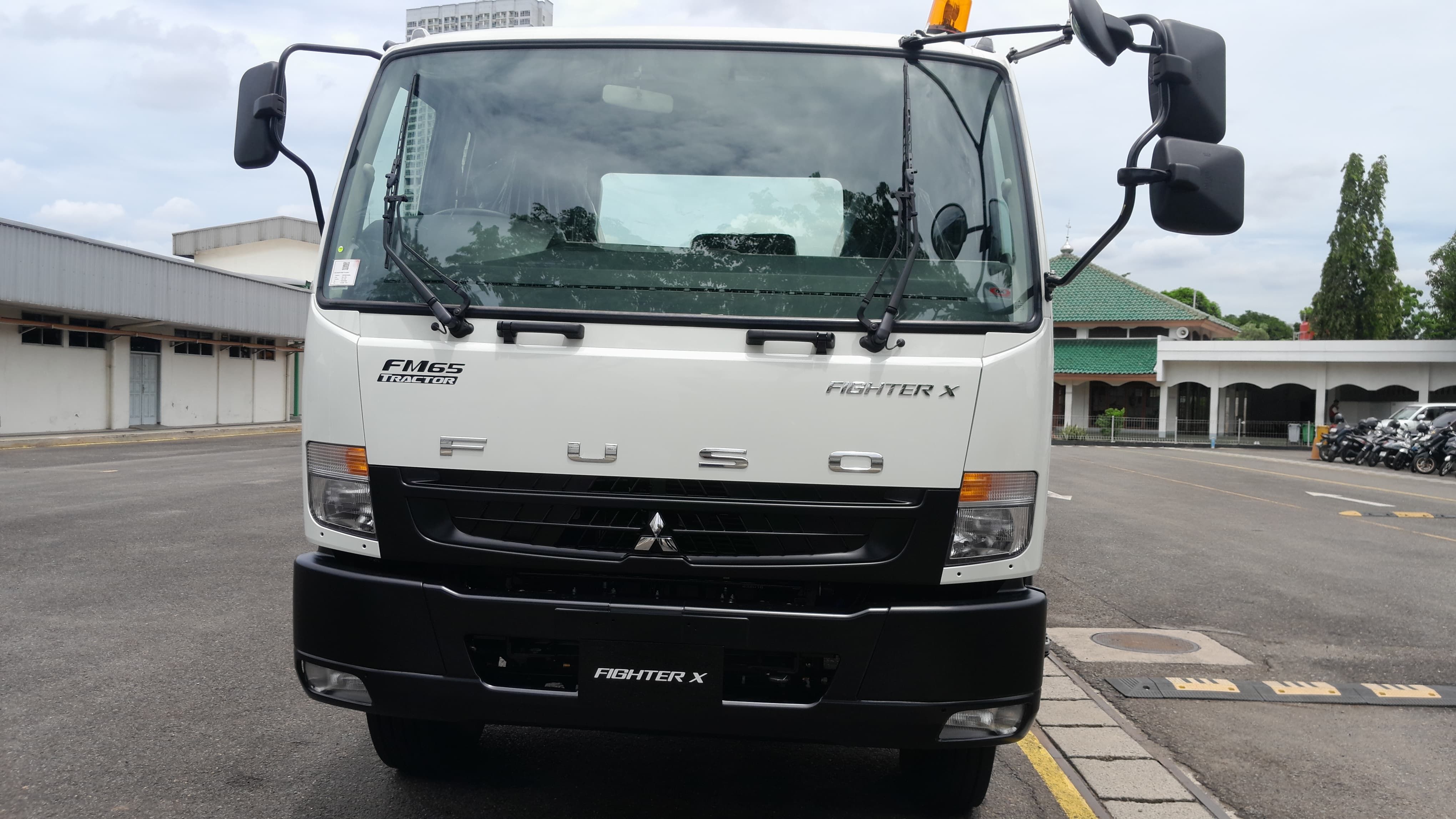 Jelajahi Spesifikasi Fighter X FM65F, Mesin Tangguh Mitsubishi Fuso