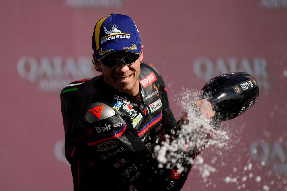 Aprilia Tidak Khawatir, Keberhasilan Bezzecchi Tak Halangi Martin