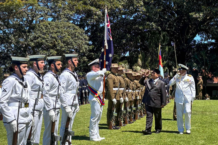 Prabowo Diterima Gubernur Jenderal Australia dengan 21 Tembakan Kehormatan