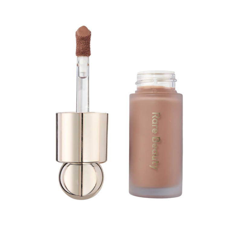Contouring For Mature Skin: How To Lift and Define