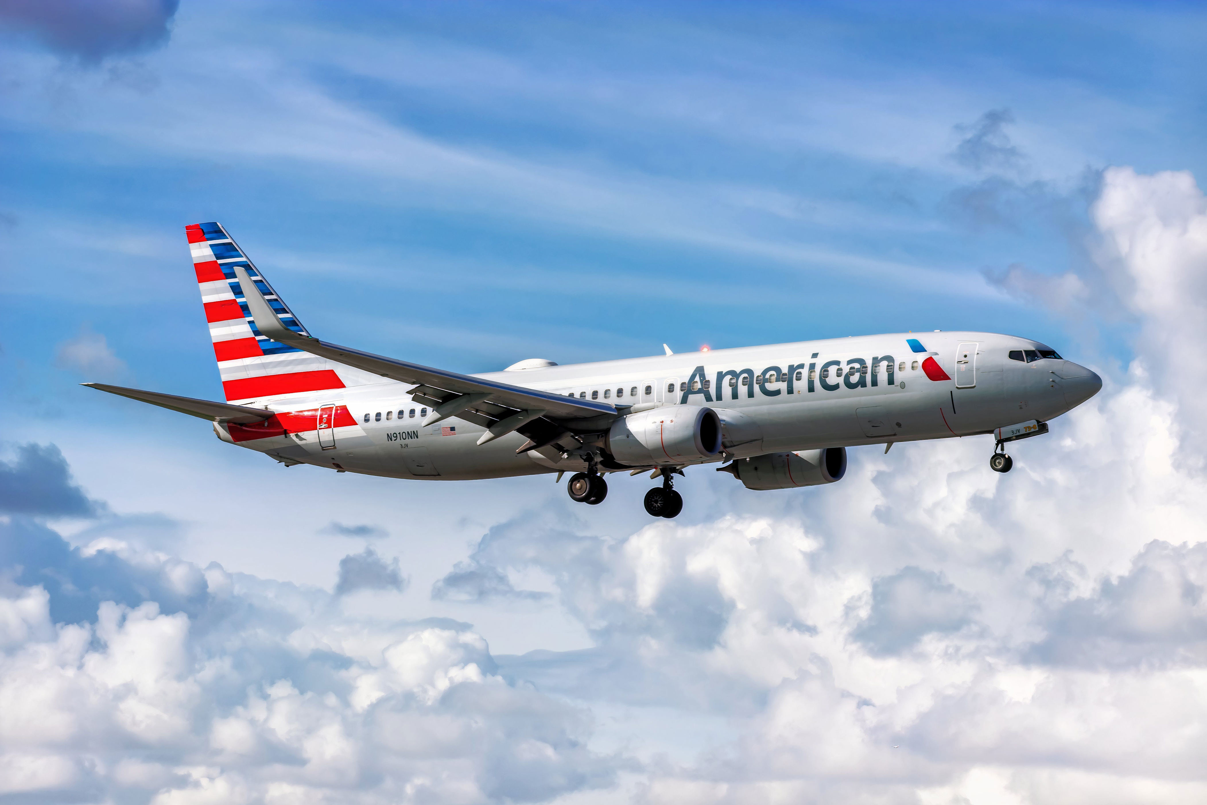 American Airlines Flight 308's aborted takeoff sparks tense encounter ...
