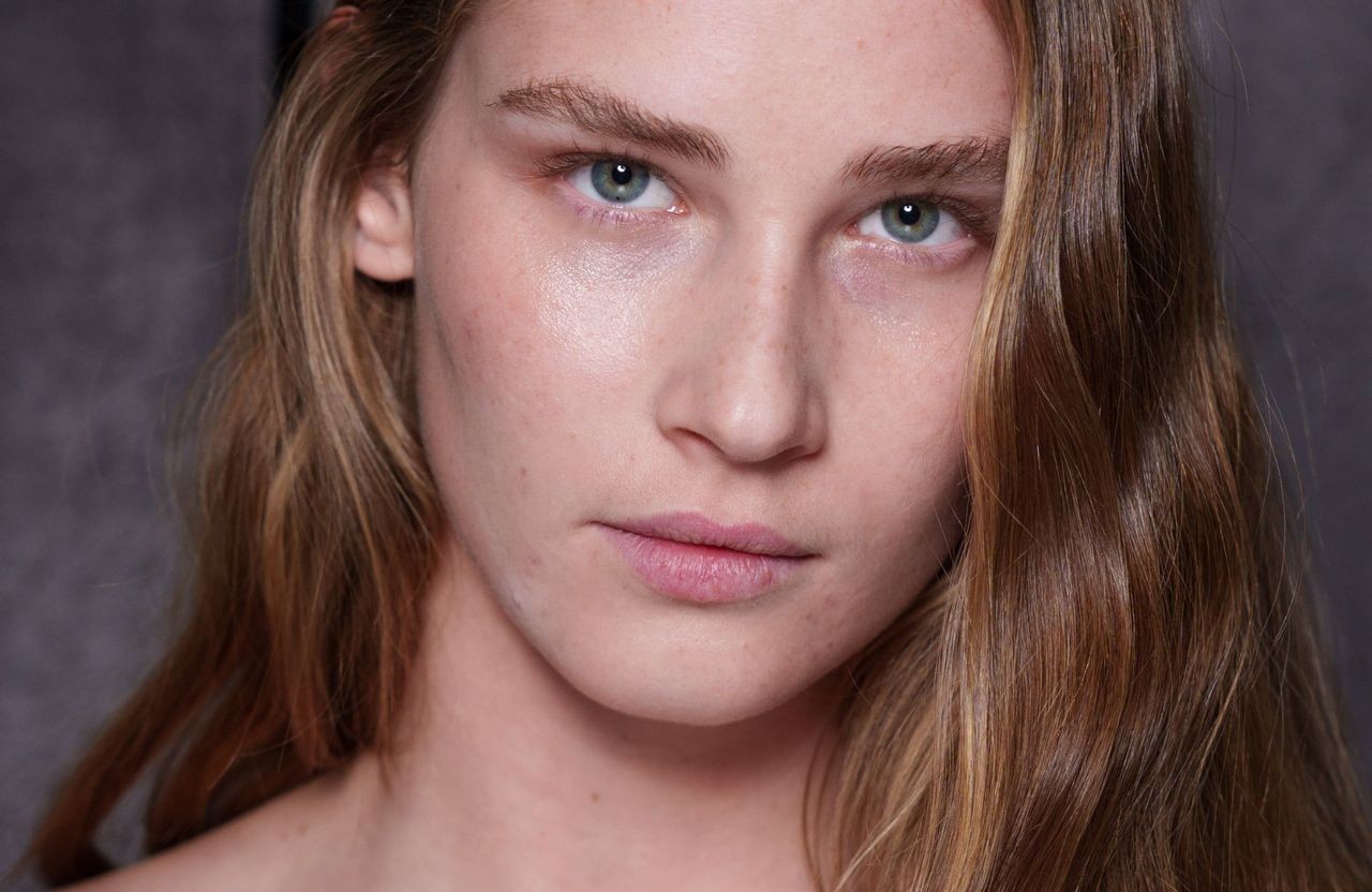 Gel à sourcils allié du regard ou faux ami ? Des experts répondent