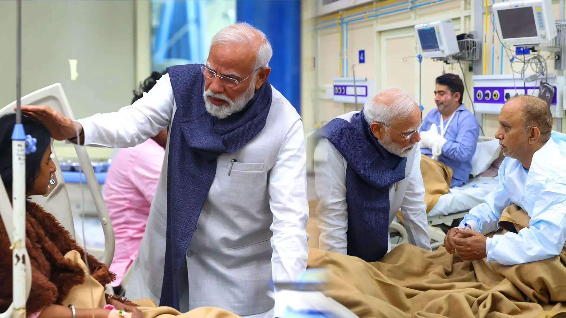 Delhi Blast: PM Modi Meets Victims At LNJP Hospital, Promises Swift ...