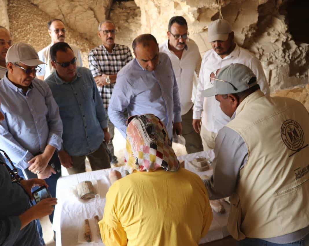 Archaeologists Uncover 3,000-Year-Old Tombs in Egypt—And What’s Inside ...