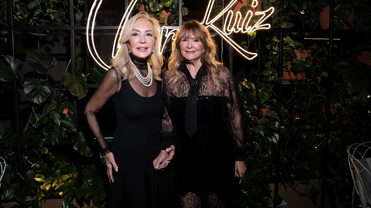 El look con transparencias (y perlas) con el que Carmen Lomana eclipsó