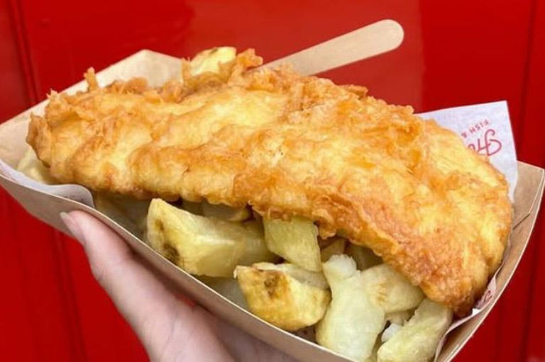 North East mobile chippy that pulls in crowds makes UK top three and ...