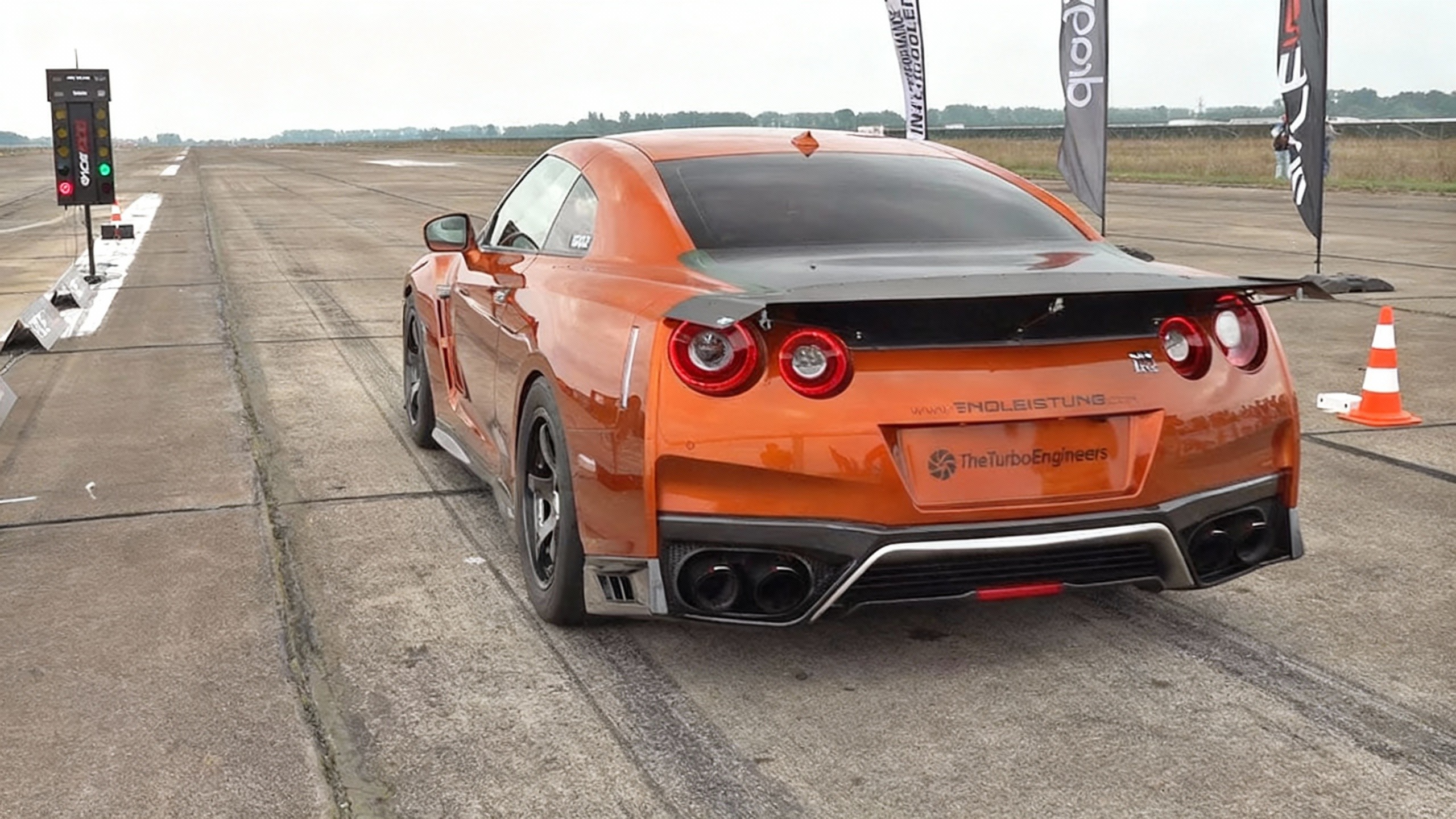 1400HP GT-R R35 – 0–330 KM/H Madness!