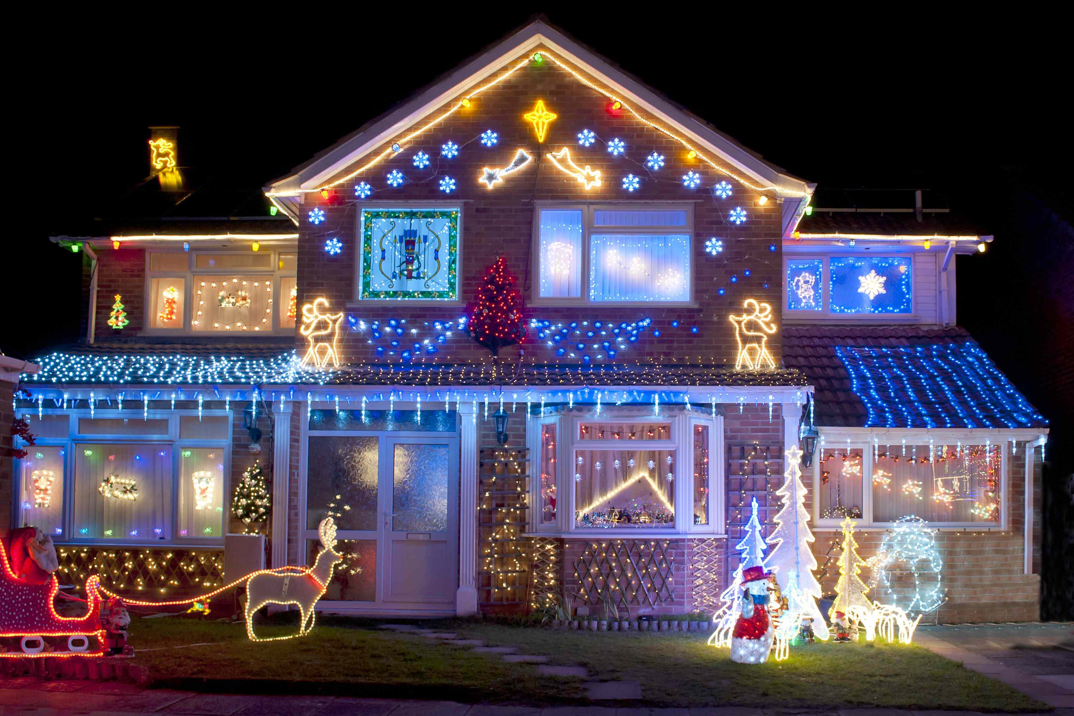 Sync Christmas Lights to Music for a Show That Dances With Every Beat