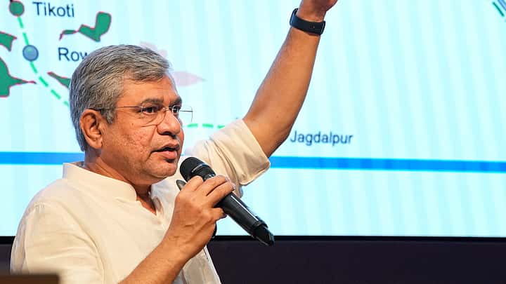 Cabinet Okays Rs 45,000 Crore Boost For Exporters Amid Global Headwinds