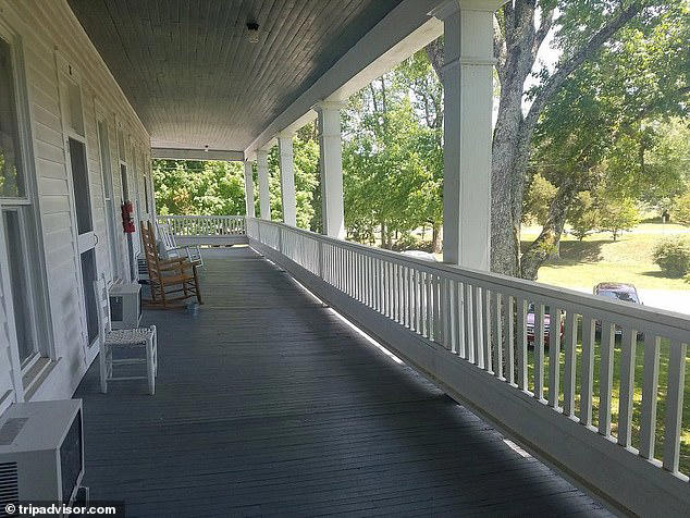 Historic southern hotel with classic verandas is totally destroyed by ...