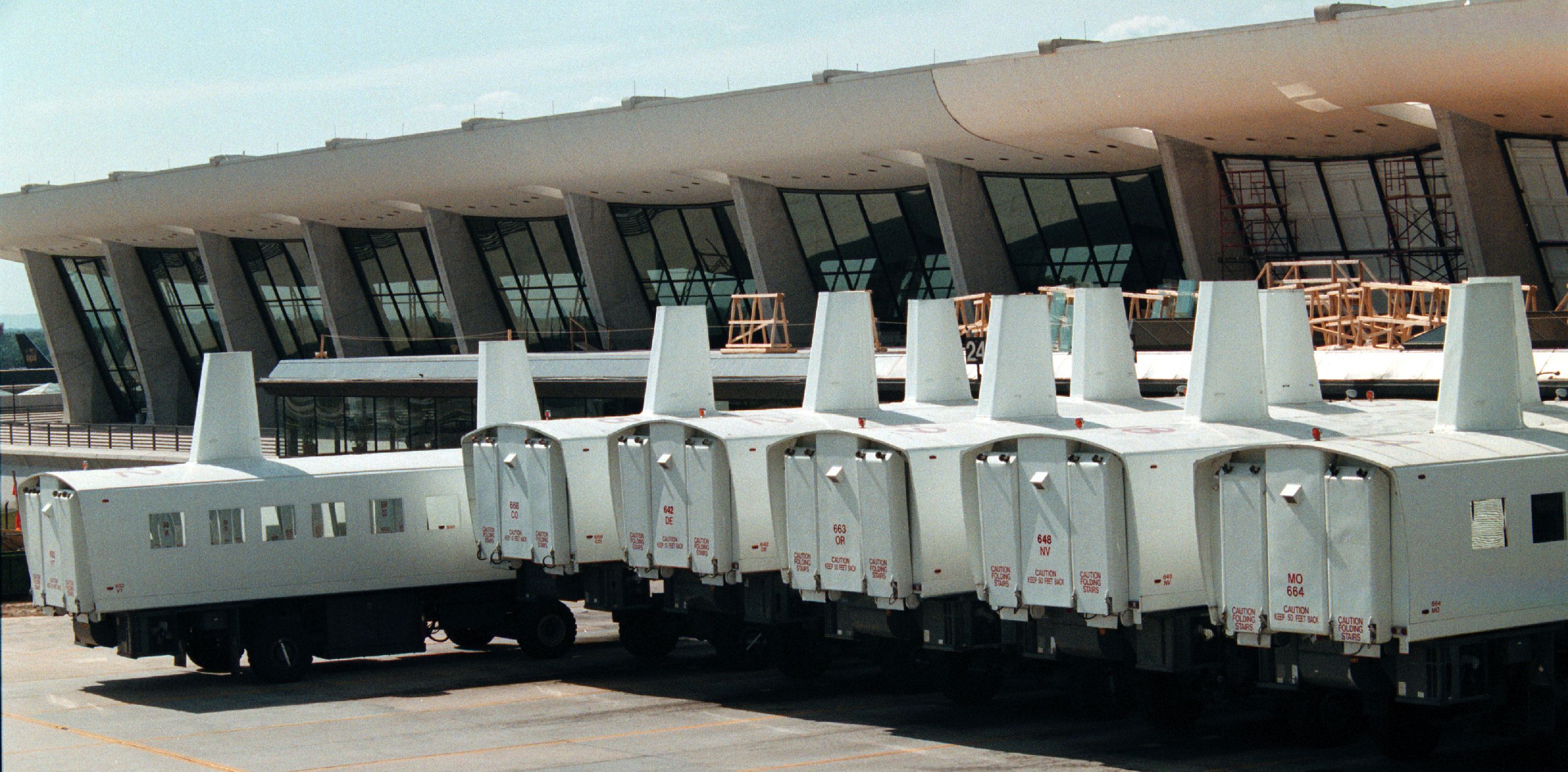 Icons or relics? Dulles’s hulking people movers spark debate yet again.