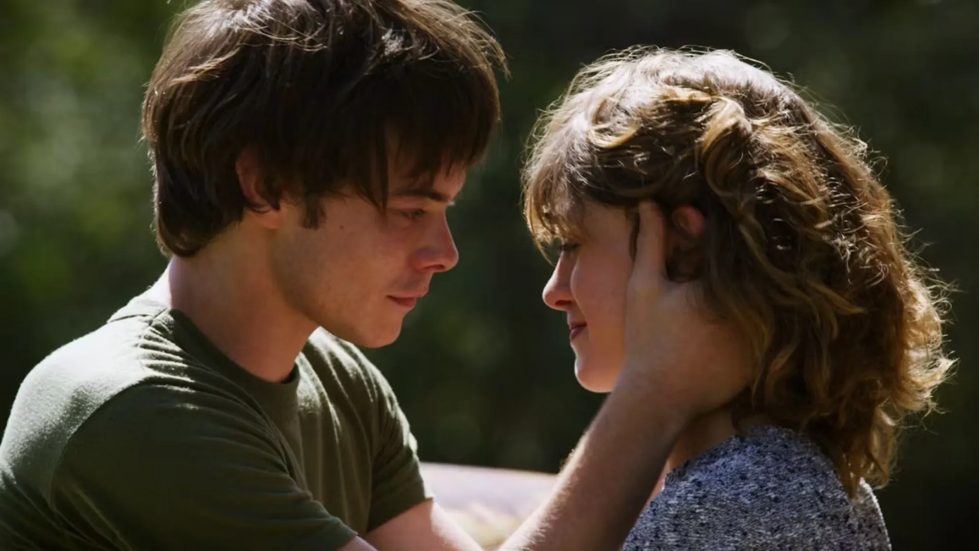 Strangers naar lovers: déze twee Stranger Things-sterren zijn in het ...
