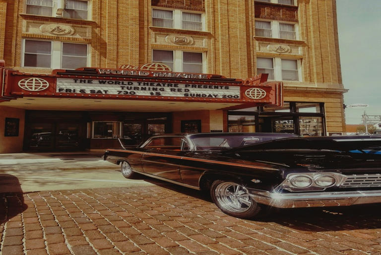 America’s Coolest Retro Drive-in Theaters