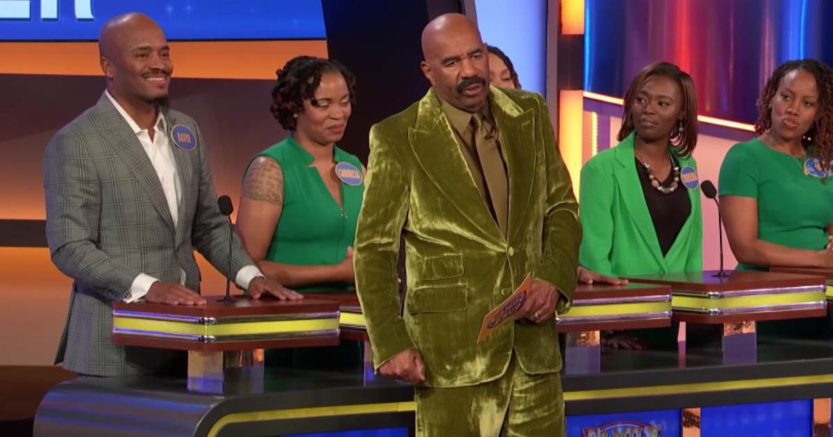'Family Feud' host Steve Harvey roasts bald contestant for saying he