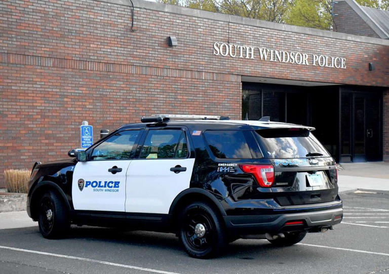Pedestrian hit by sleeper cab in South Windsor hit-run on Route 5 ...