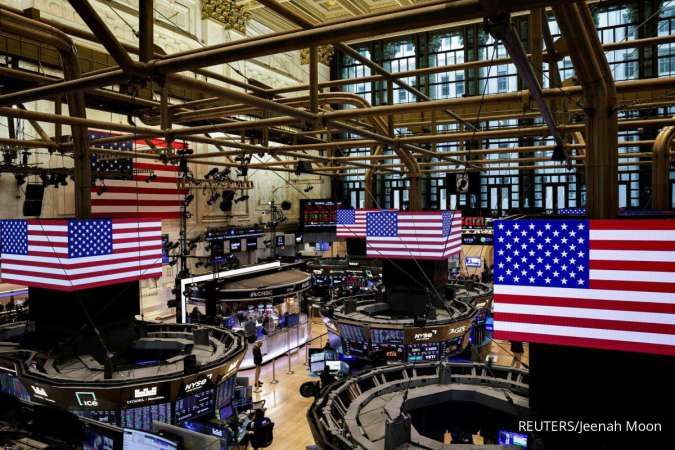 Wall Street Naik Usai Fed Turunkan Suku Bunga