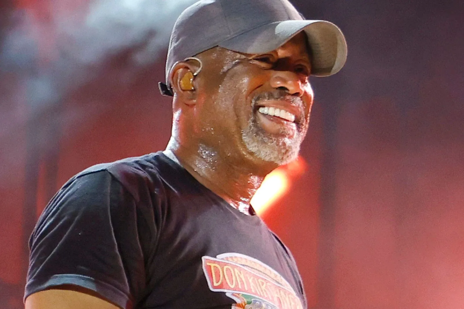 Darius Rucker Says He + Fiancée Emily Deahl Are ‘Not Gonna Plan’ Their