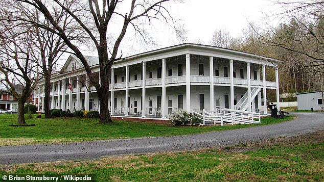 Historic southern hotel with classic verandas is totally destroyed by ...