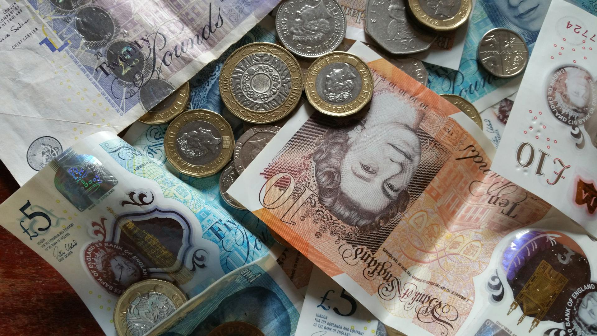 Two arrested after police find £15,000 cash and large haul of cannabis ...