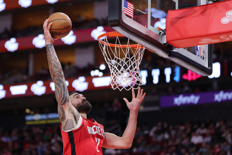 Steven Adams effect? Rockets open 2025-26 season on historic offensive ...