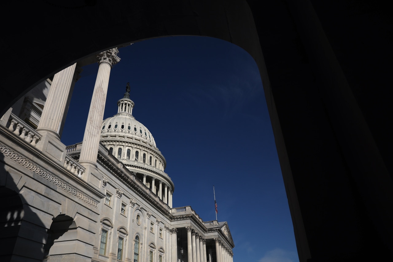 House Set to Vote to End Shutdown Despite Late Controversy