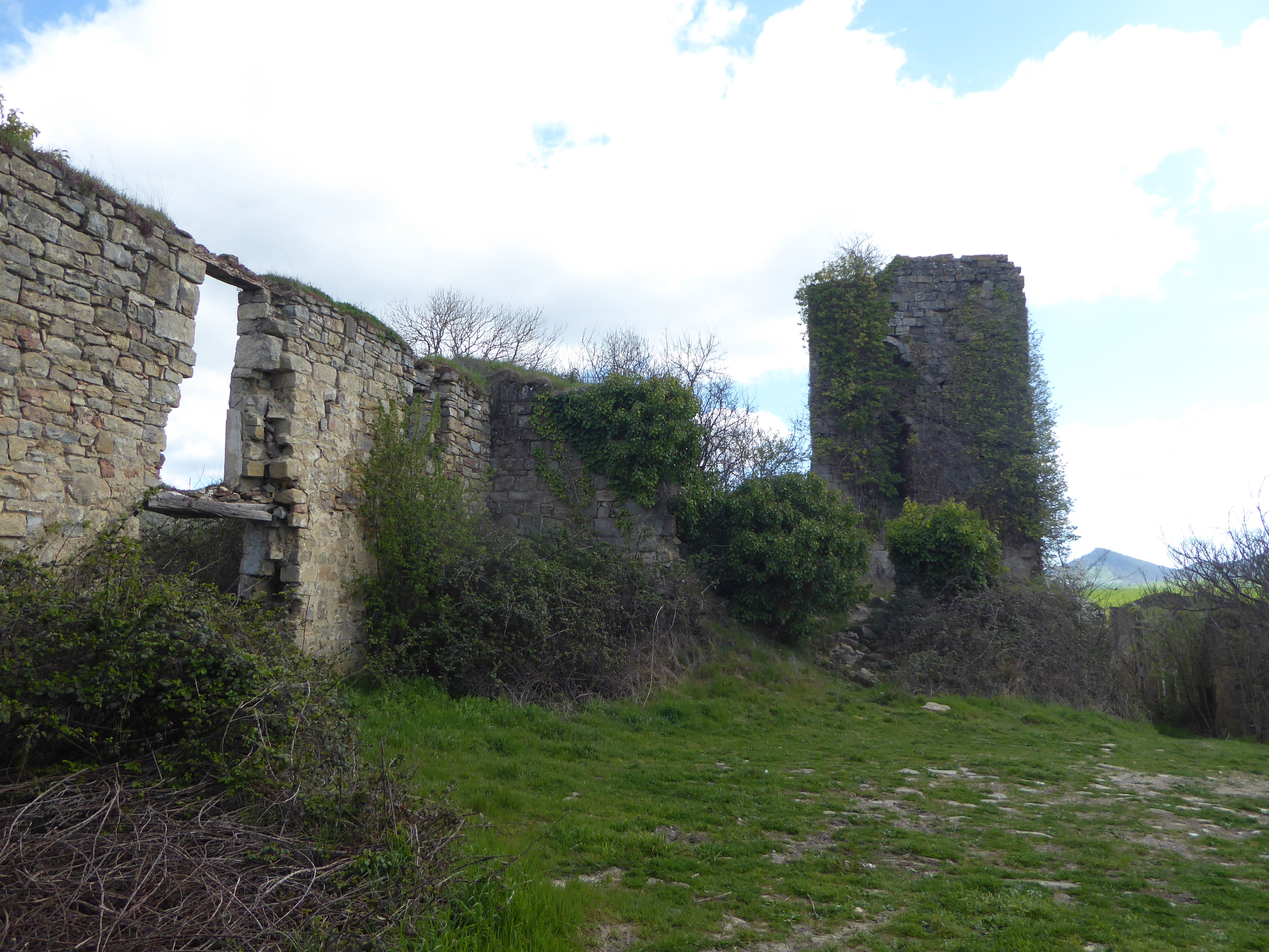 8 pueblos abandonados de Navarra que puedes visitar