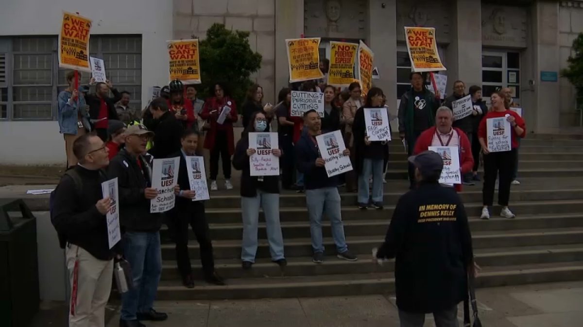 San Francisco teachers hold practice pickets amid contract talks