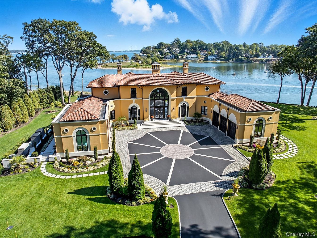 View of $10M Waterfront Living in New York: Sweeping Panoramas, Private Beach ...
