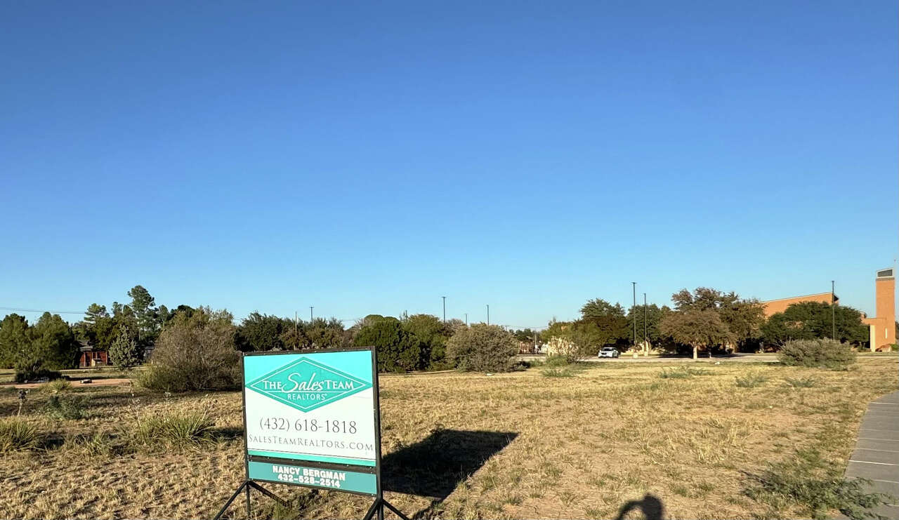 Zoning change to lot next St. Nicholas Episcopal sparks debate