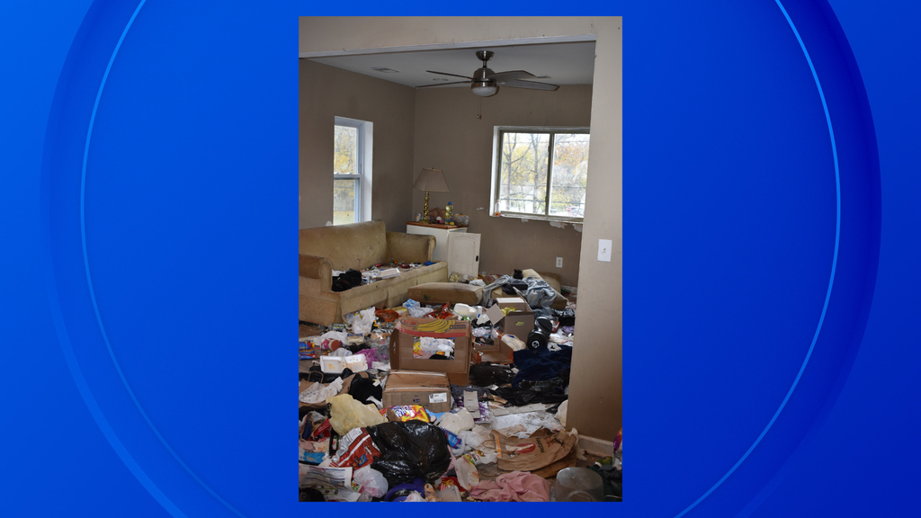 Pontiac mom accused of abandoning 3 children in apartment without ...
