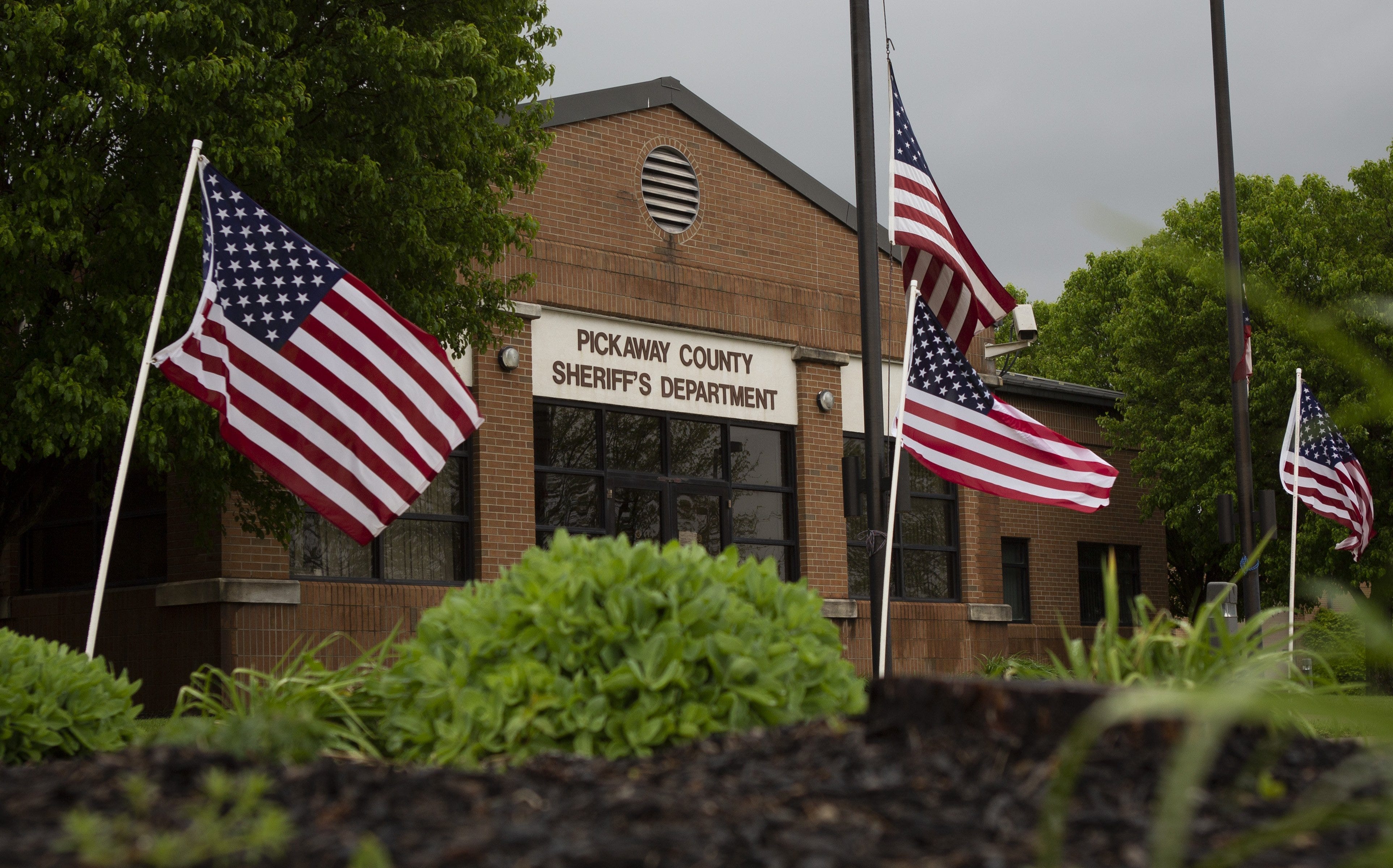 Pickaway sheriff's deputy on unpaid leave after assault, domestic ...