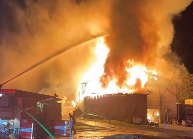 Massive blaze destroys barn at Wright’s Farm in Gardiner