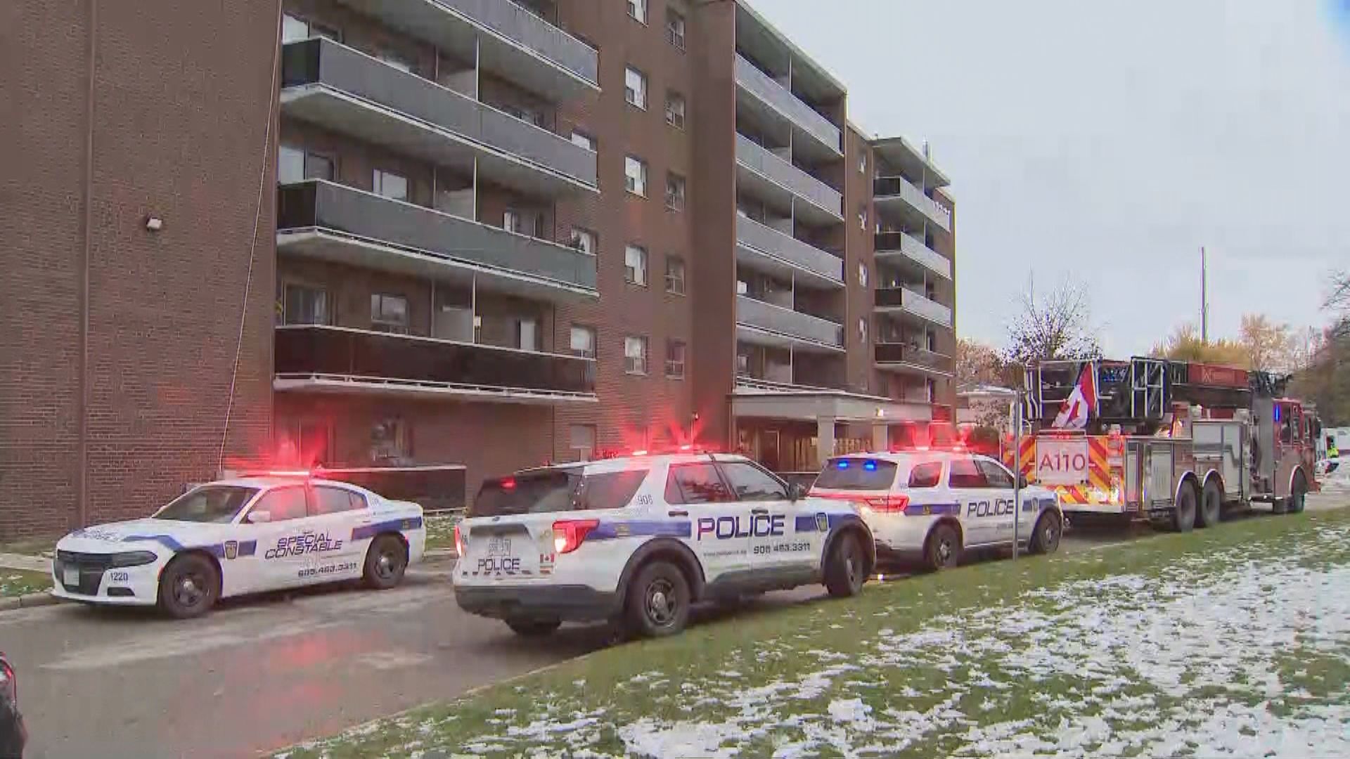 One dead, multiple injured in Mississauga apartment fire
