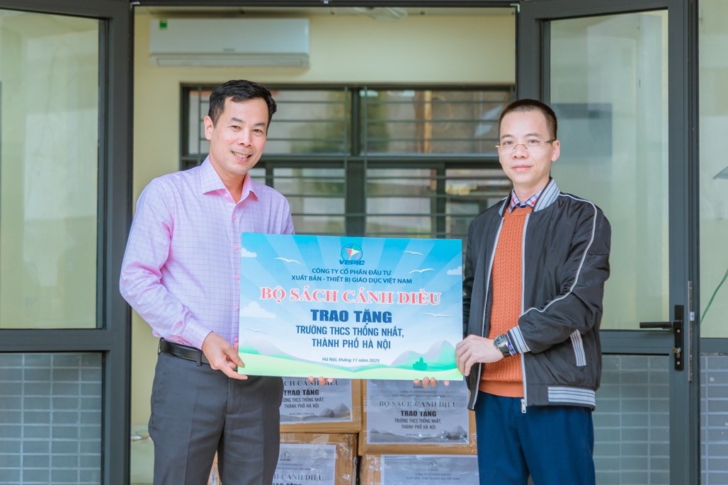 Hàng nghìn cuốn sách giáo khoa Cánh Diều được trao tặng tới các trường ...