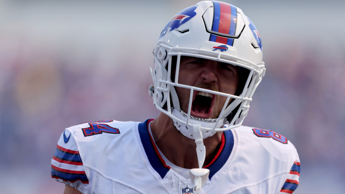 Former Bills TE Known For Preseason Controversy Lands in NFC East