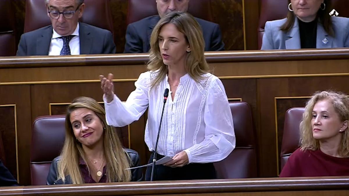 Urtasun se remueve en el Congreso por la lección de historia de Cayetana  tras el perdón