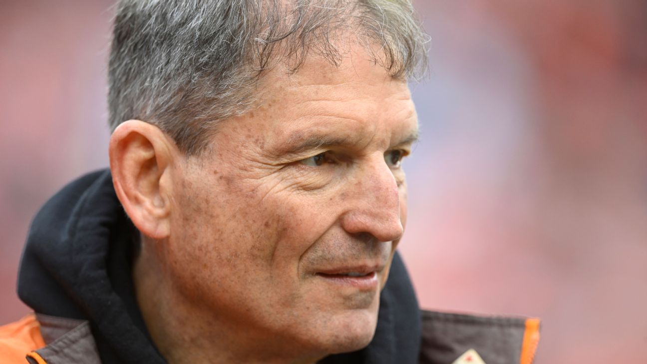 Kosar, awaiting liver transplant, has 'two aggressive procedures'