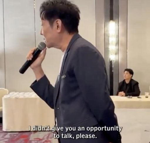 Durante uma transmissão ao vivo no dia 4 de novembro, a mexicana foi insultada por Nawat que a chamou de 