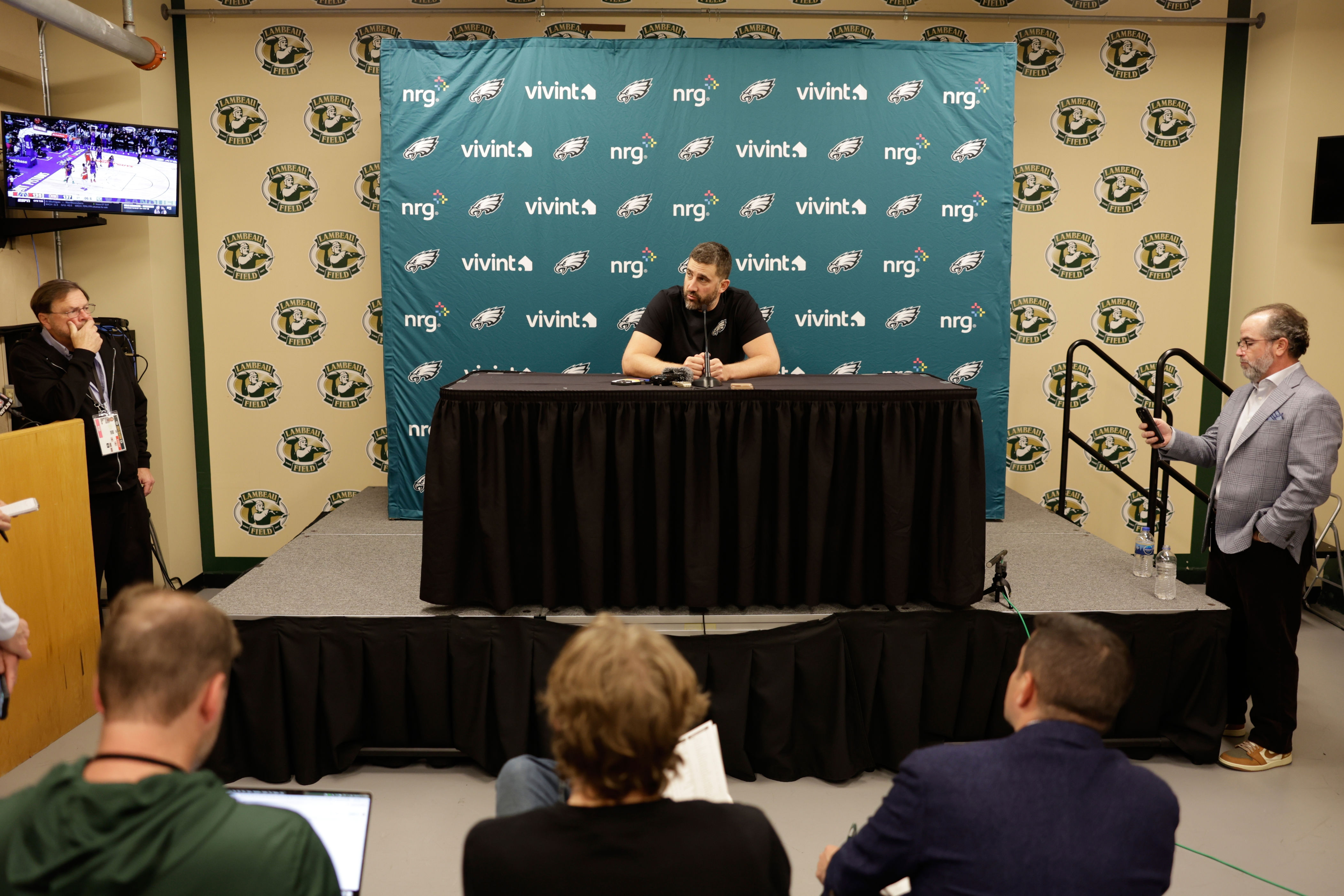 Eagles #39 Nick Sirianni addresses A J Brown #39 s lack of targets after the