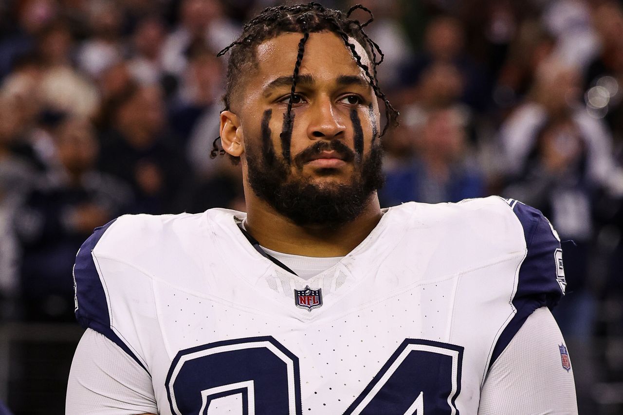 Dallas Cowboys to wear specially designed helmet decals to honor Marshawn Kneeland for Monday Night Football
