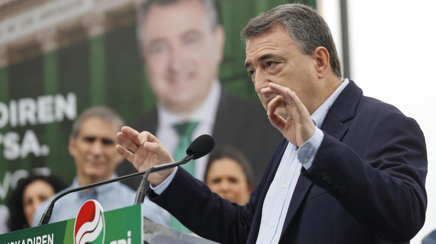 El miedo a Bildu, la única razón por la que el PNV no rompe con Sánchez