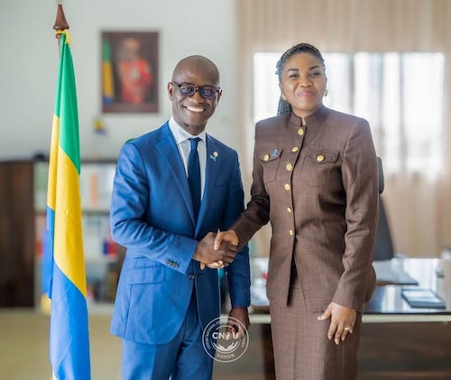 Le CNOU et l’AGASA unissent leurs efforts contre la vie chère en milieu universitaire.