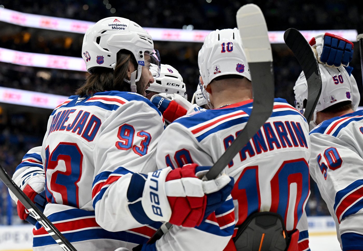 Artemi Panarin se démarque et les Rangers l'emportent 7-3 contre le ...