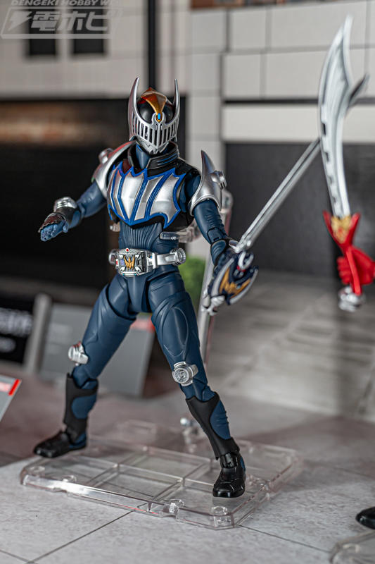 S.H.Figuarts（真骨彫製法）仮面ライダー龍騎」ナイト、ゾルダ、王蛇が